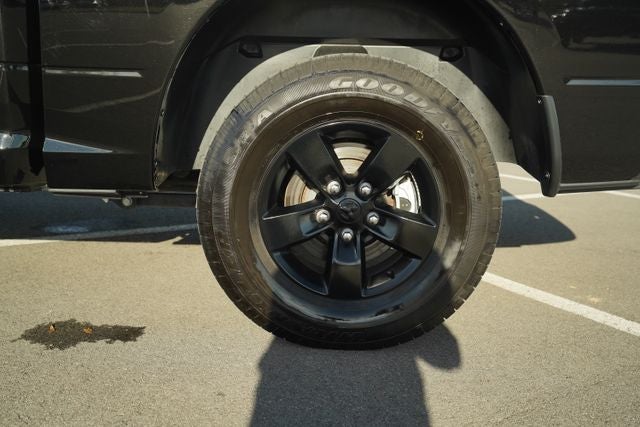 2023 RAM 1500 Classic Tradesman Crew Cab 4x4 5'7' Box