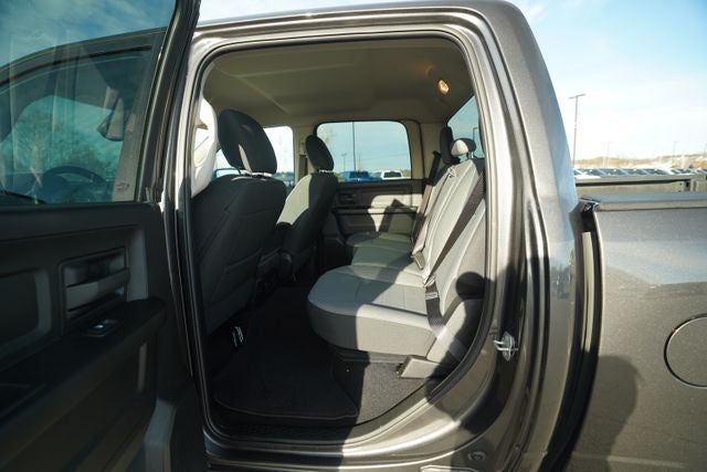 2023 RAM 1500 Classic Tradesman Crew Cab 4x4 5'7' Box