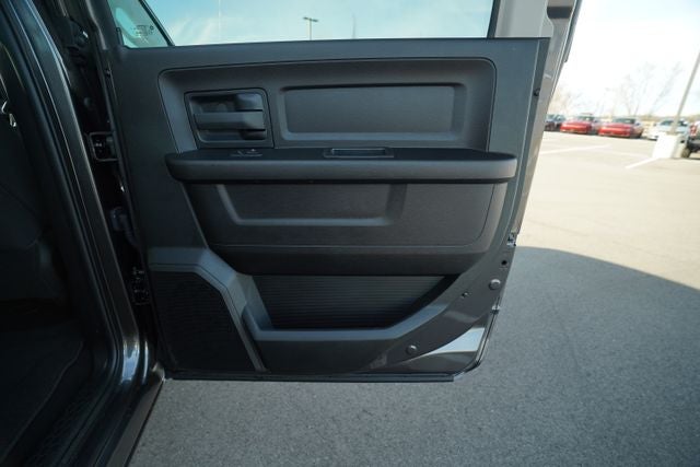 2023 RAM 1500 Classic Tradesman Crew Cab 4x4 5'7' Box