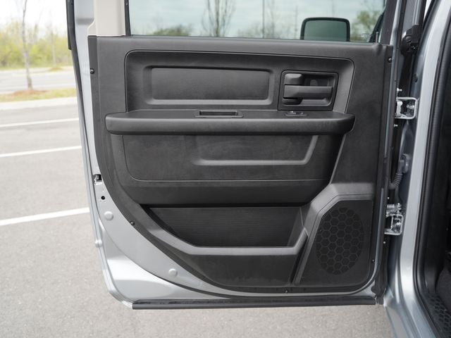 2023 RAM 1500 Classic Tradesman Crew Cab 4x4 5'7' Box