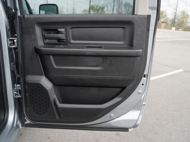 2023 RAM 1500 Classic Tradesman Crew Cab 4x4 5'7' Box