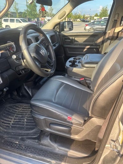 2022 RAM 1500 Classic Tradesman Crew Cab 4x4 5'7' Box