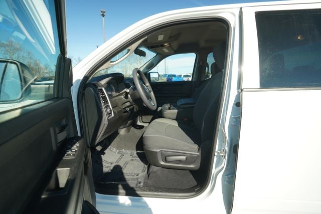 2023 RAM 1500 Classic Tradesman Crew Cab 4x4 5'7' Box