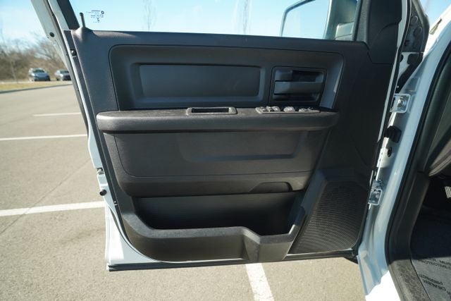 2023 RAM 1500 Classic Tradesman Crew Cab 4x4 5'7' Box