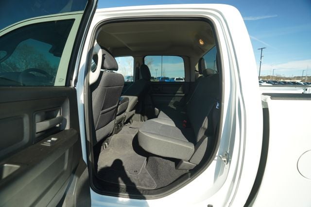 2023 RAM 1500 Classic Tradesman Crew Cab 4x4 5'7' Box