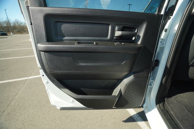 2023 RAM 1500 Classic Tradesman Crew Cab 4x4 5'7' Box