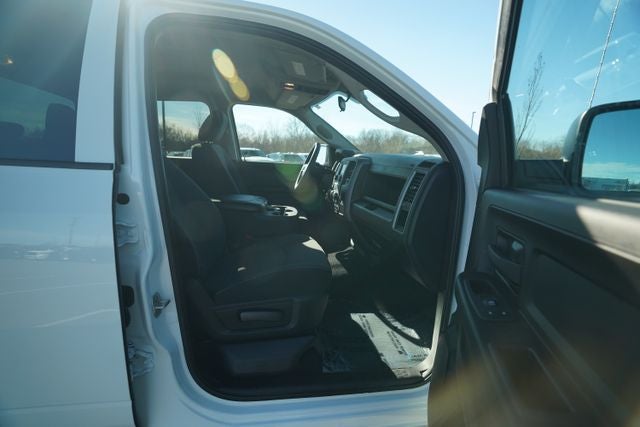 2023 RAM 1500 Classic Tradesman Crew Cab 4x4 5'7' Box