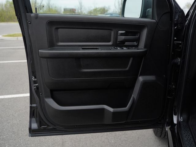 2023 RAM 1500 Classic Tradesman Crew Cab 4x4 5'7' Box