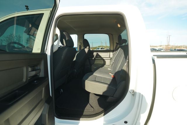 2023 RAM 1500 Classic Tradesman Crew Cab 4x4 5'7' Box