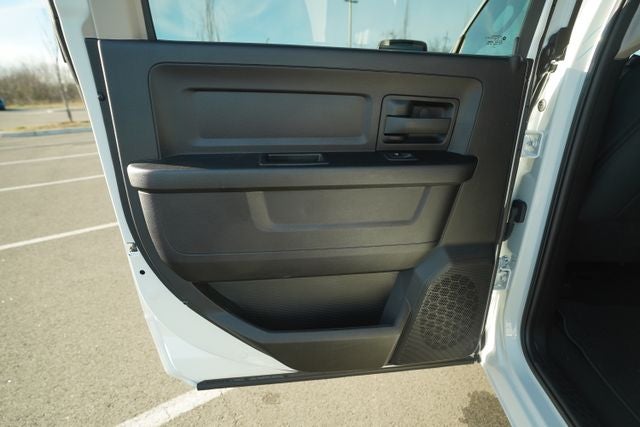 2023 RAM 1500 Classic Tradesman Crew Cab 4x4 5'7' Box