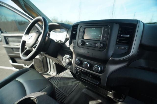 2019 RAM 2500 Tradesman Crew Cab 4x4 6'4' Box