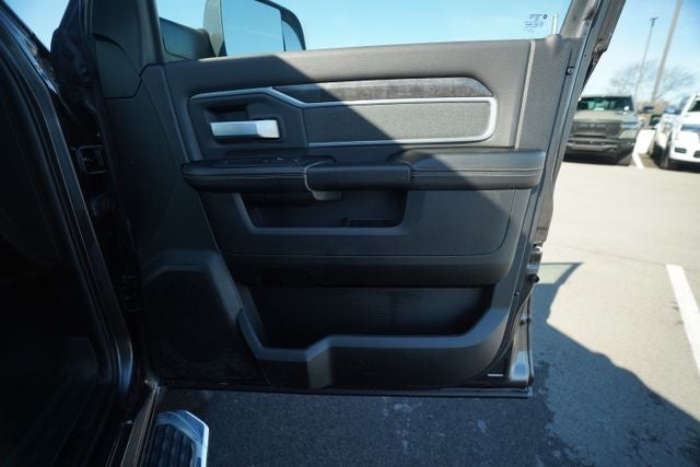 2022 RAM 2500 Big Horn Crew Cab 4x4 6'4' Box