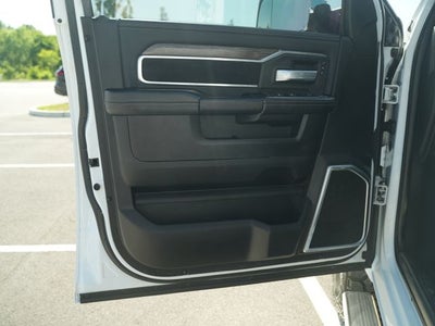 2019 RAM 2500 Laramie Crew Cab 4x4 6'4' Box
