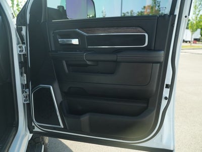 2019 RAM 2500 Laramie Crew Cab 4x4 6'4' Box