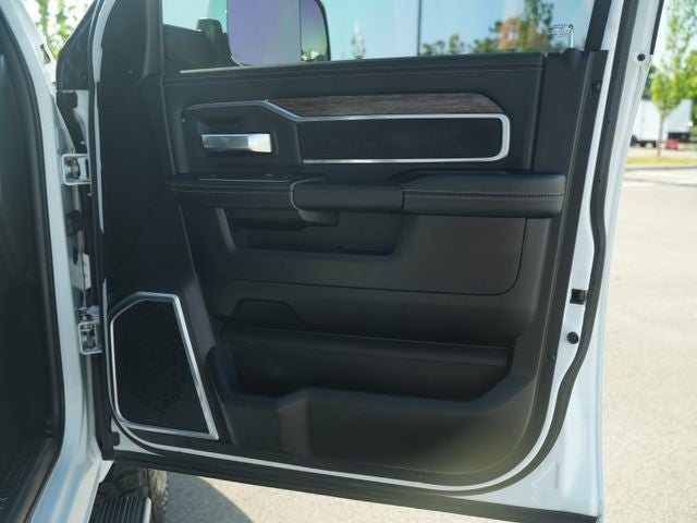 2019 RAM 2500 Laramie Crew Cab 4x4 6'4' Box