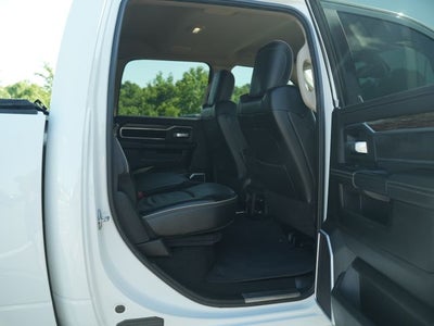 2019 RAM 2500 Laramie Crew Cab 4x4 6'4' Box