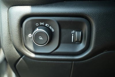 2022 RAM 2500 Tradesman Crew Cab 4x4 8' Box