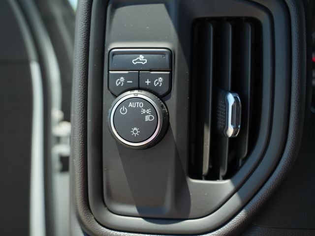 2022 Chevrolet Silverado 1500 LTD 2WD Crew Cab Short Bed Custom