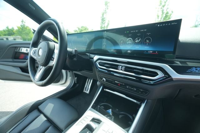 2023 BMW 230 230i