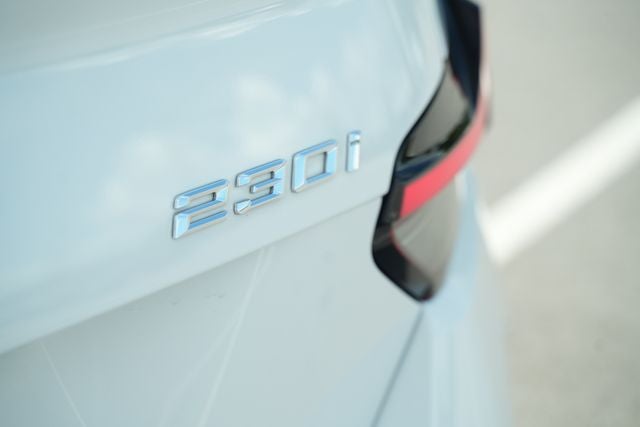 2023 BMW 230 230i