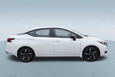 2025 Nissan Versa 1.6 SR