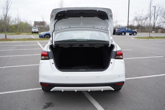 2025 Nissan Versa 1.6 SR