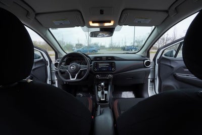 2025 Nissan Versa 1.6 SR