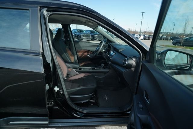 2024 Nissan Kicks SR Xtronic CVT