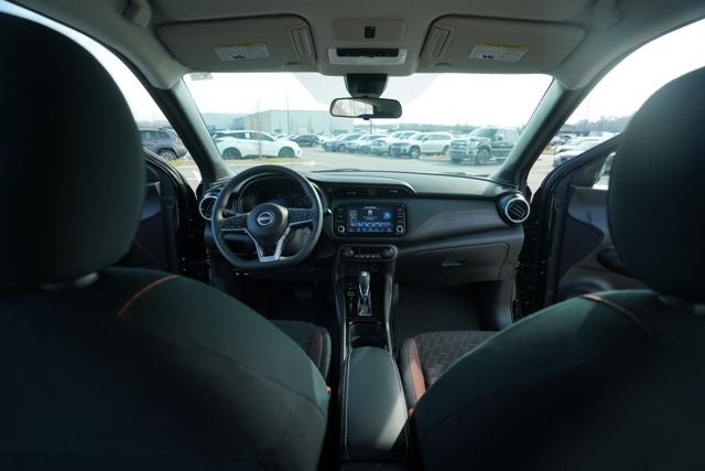 2024 Nissan Kicks SR Xtronic CVT