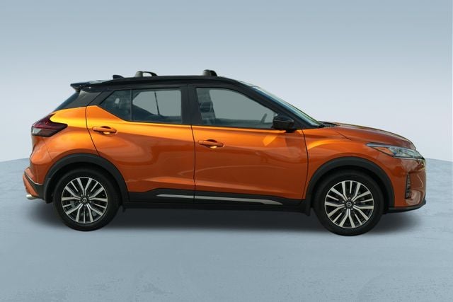 2021 Nissan Kicks SR