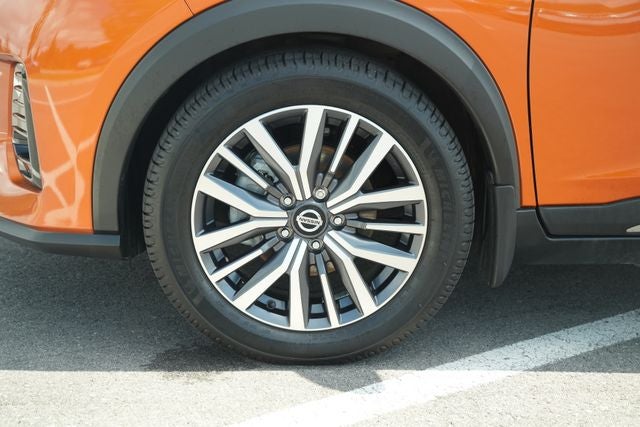 2021 Nissan Kicks SR