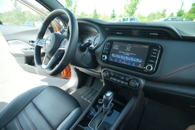 2021 Nissan Kicks SR