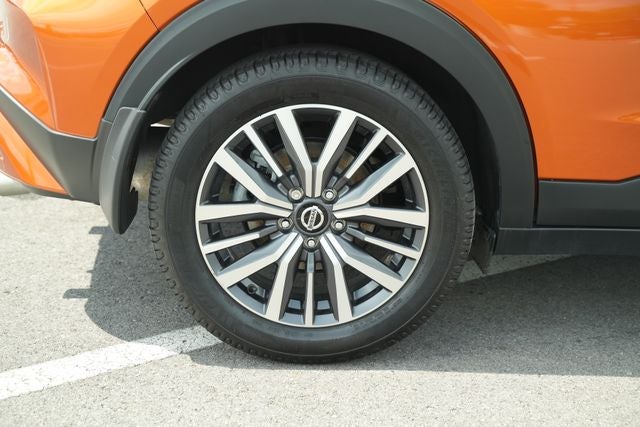 2021 Nissan Kicks SR