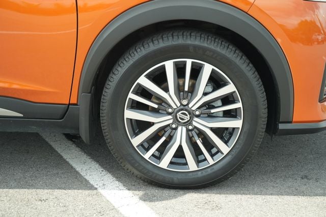 2021 Nissan Kicks SR