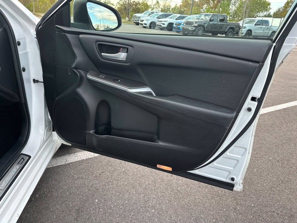 2016 Toyota Camry SE