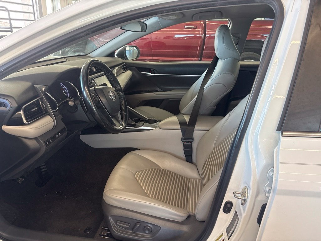2020 Toyota Camry SE