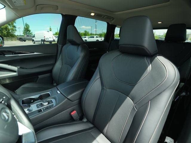 2025 INFINITI QX60 PURE