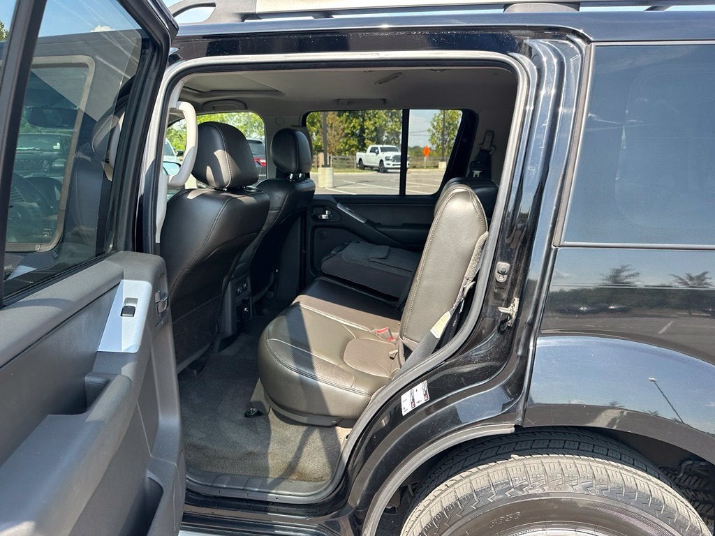 2008 Nissan Pathfinder SE