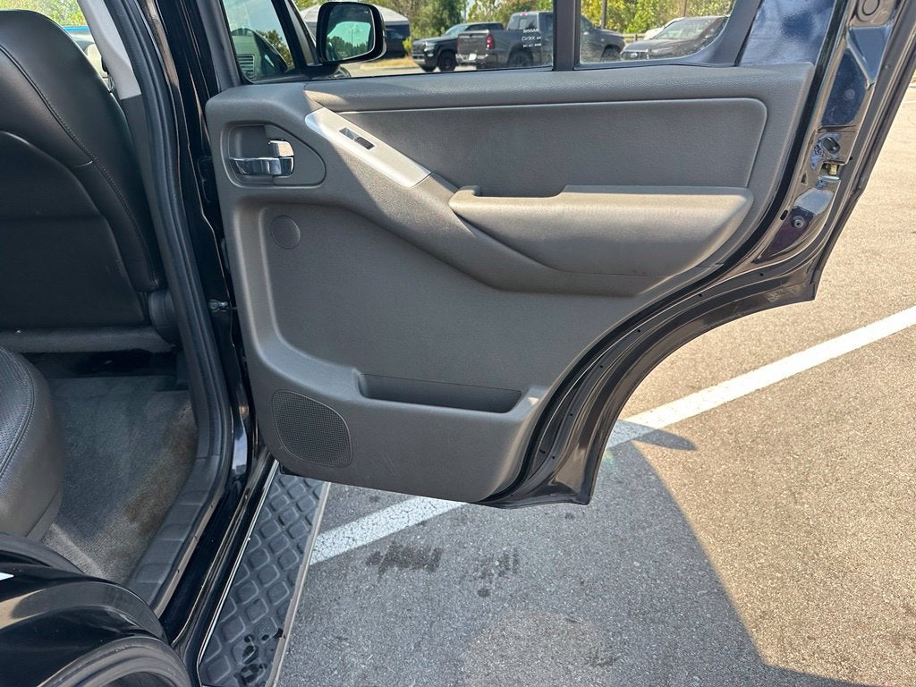 2008 Nissan Pathfinder SE