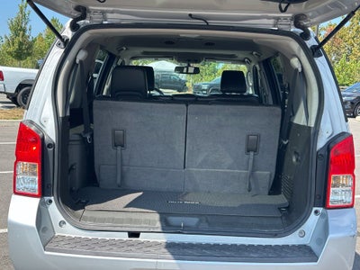 2012 Nissan Pathfinder LE