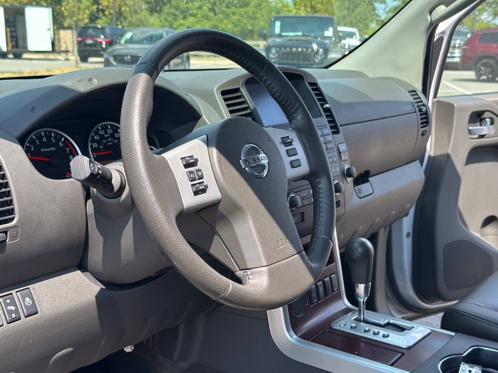 2012 Nissan Pathfinder LE