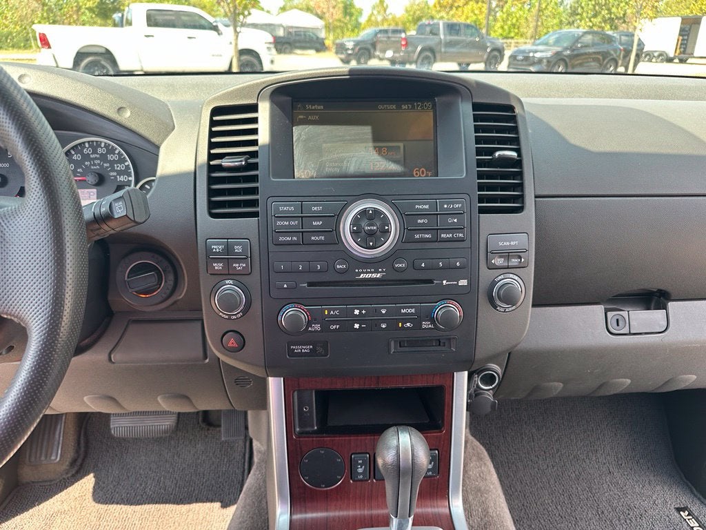 2012 Nissan Pathfinder LE