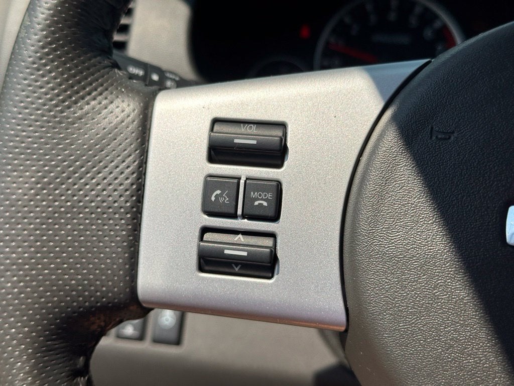 2012 Nissan Pathfinder LE