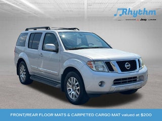 2012 Nissan Pathfinder LE