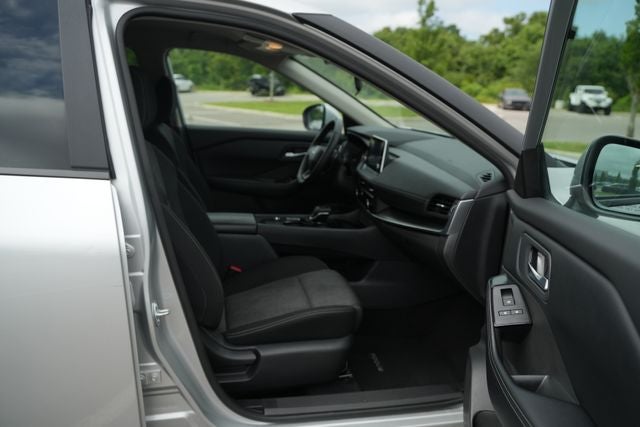 2025 Nissan Rogue SV FWD