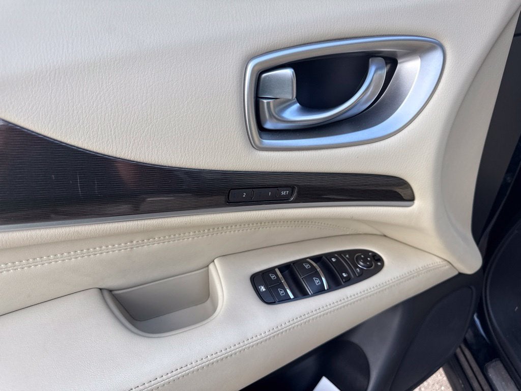 2019 INFINITI QX60 LUXE
