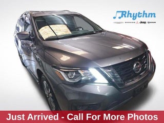 2020 Nissan Pathfinder S