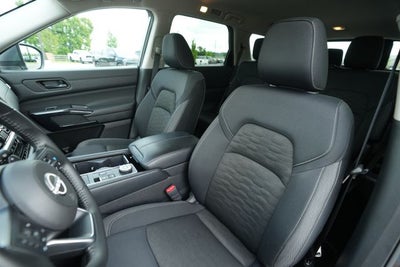 2025 Nissan Pathfinder SV 4WD