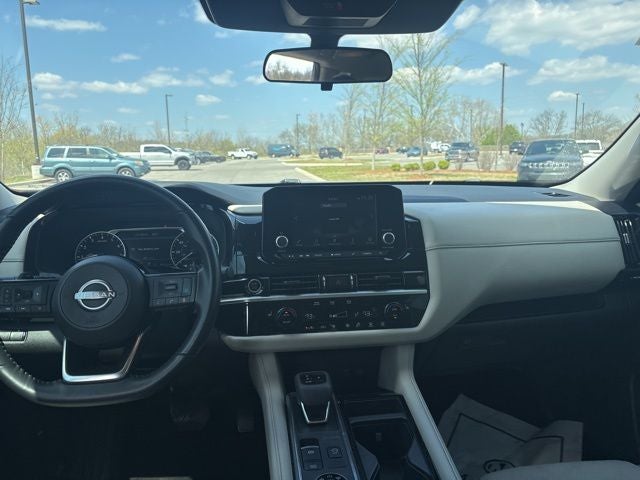 2023 Nissan Pathfinder SV 4WD