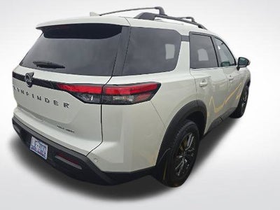 2024 Nissan Pathfinder SV
